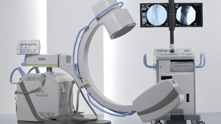 تعمیر دستگاه سی آرم (C-Arm)